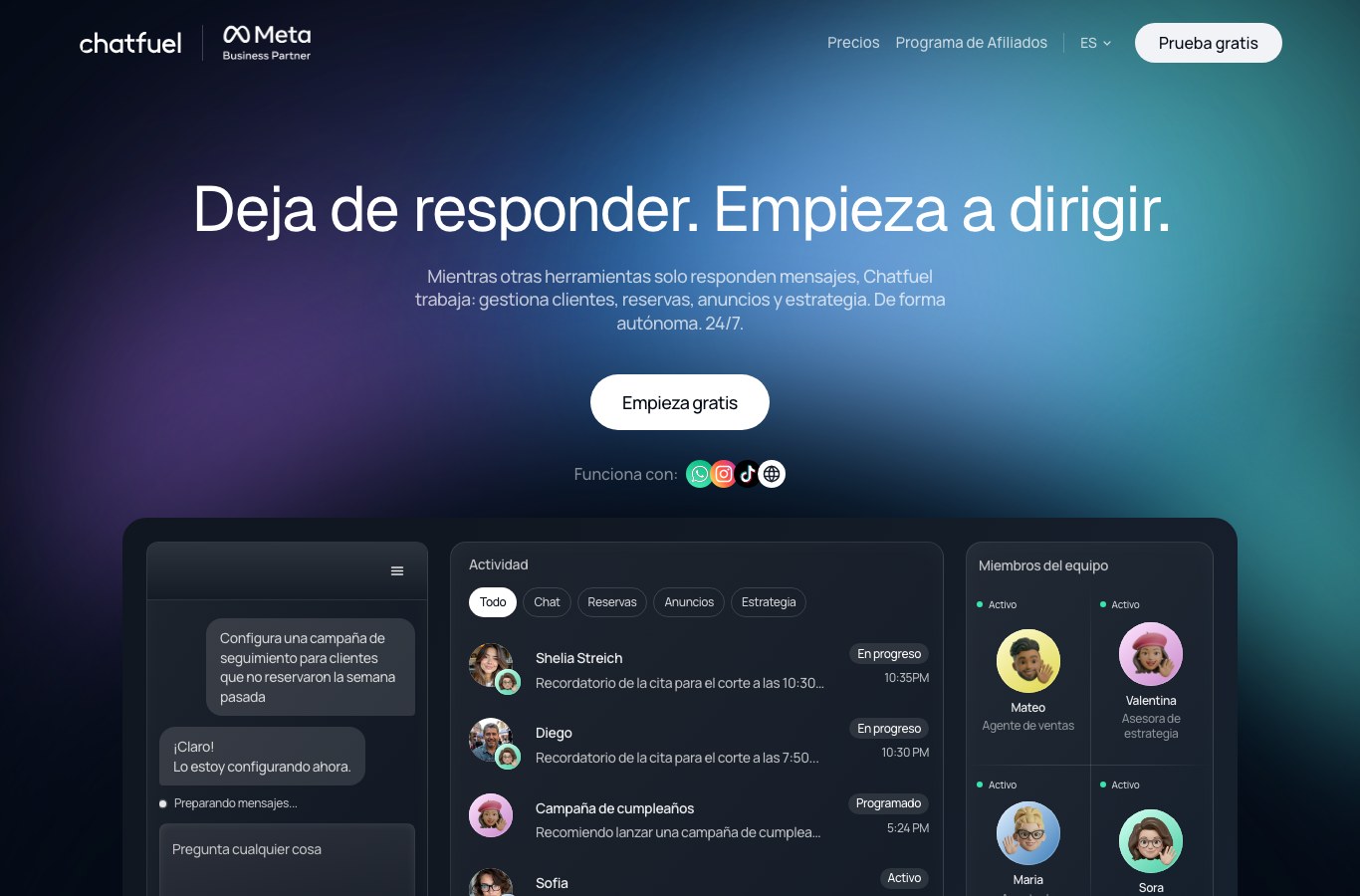 Captura de pantalla de la página de inicio de Chatfuel en español: deja de responder, empieza a dirigir, con la actividad del bot en directo.